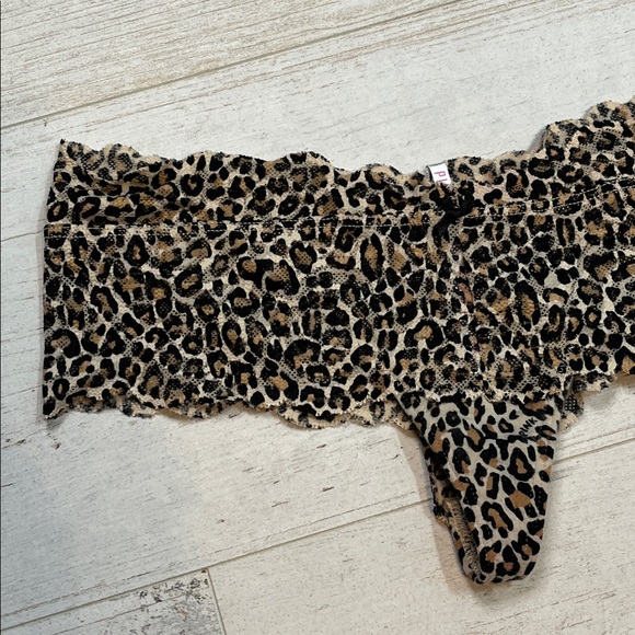 PINK Victoria's Secret Leopard Print Extra Low Rise Cheekster Panties Small - Picture 2 of 8